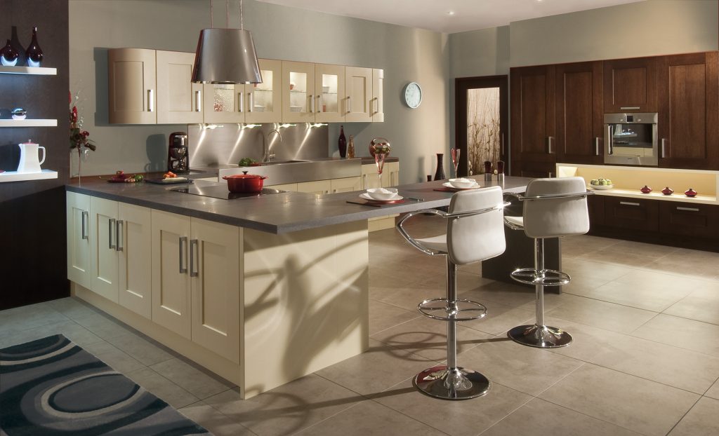 clonmel-oak-wenge-cream-kitchen-hero-A-1024×622