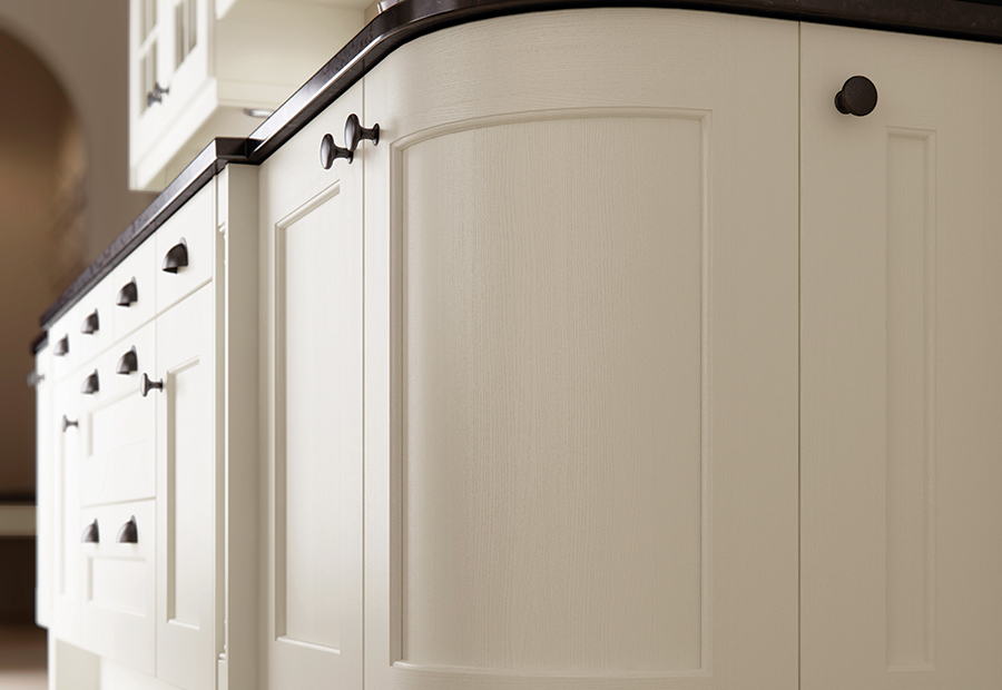 wakefield-painted-ivory-kitchen-quadrant-door