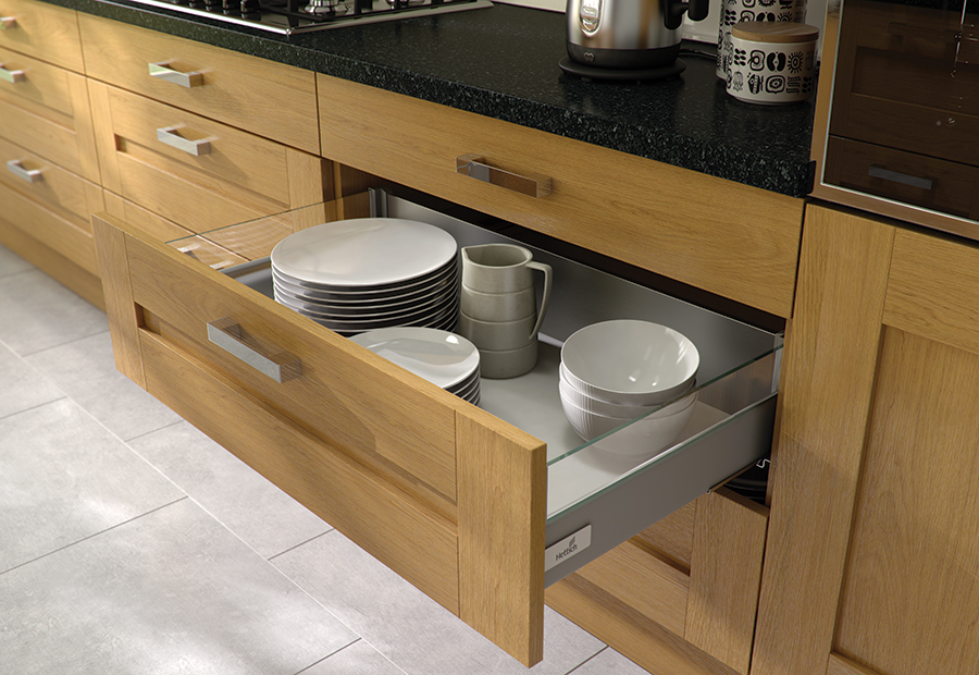 windsor-shaker-oak-kitchen-hettich-drawer